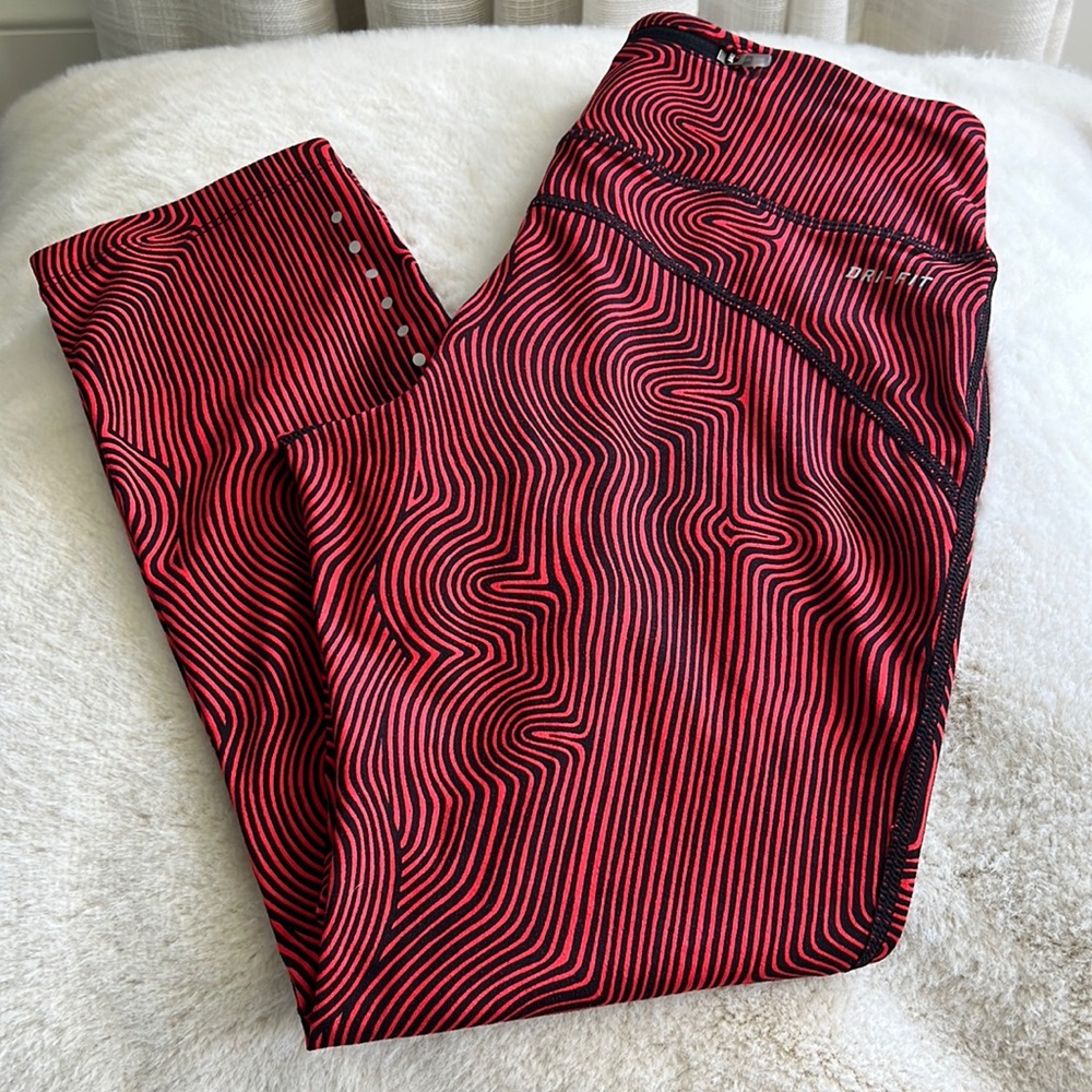 Cropped Nike Leggings